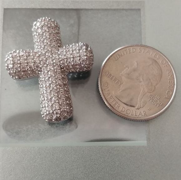 Cross Pendant - Picture 4 of 5